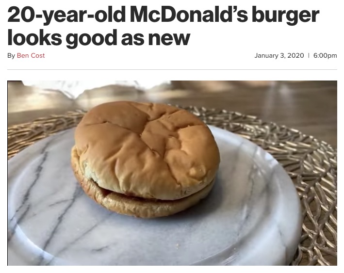 まるで出来立てのような20年前のハンバーガー（画像は『New York Post　2020年1月3日付「20-year-old McDonald’s burger looks good as new」（KUTV 2 News Salt Lake City/YouTube）』のスクリーンショット）