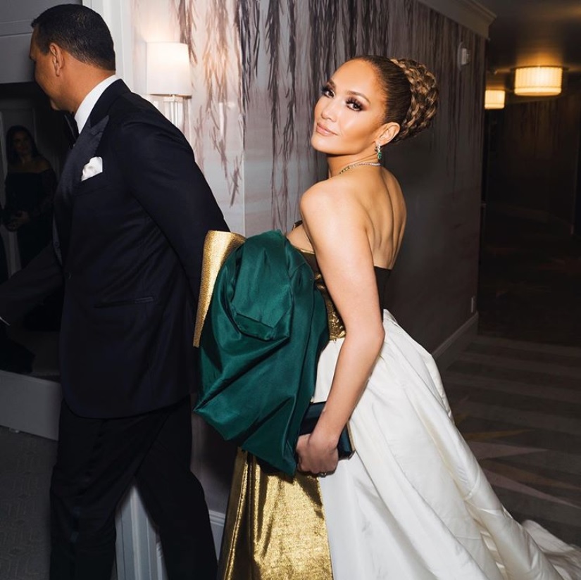 婚約者アレックス・ロドリゲスと出席したジェニファー・ロペス（画像は『Jennifer Lopez　2020年1月6日付Instagram「BTS ＠goldenglobes」』のスクリーンショット）