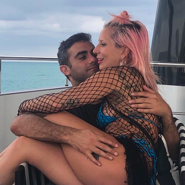 「私達、マイアミを満喫したわ」とガガ（画像は『Lady Gaga　2020年2月3日付Instagram「We had so much fun in Miami.」』のスクリーンショット）