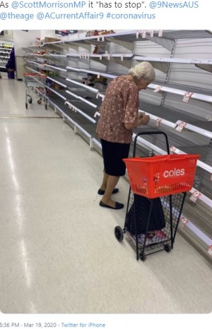 【海外発！Breaking News】「買いだめは止めて！」商品がほとんどないスーパーで涙する高齢女性の写真が拡散（豪）