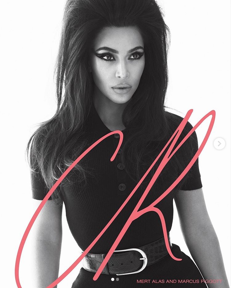 『CR Fashion Book』に登場したキム・カーダシアン（画像は『CR Fashion Book　2020年2月24日付Instagram「For the first time ever, ＠kimkardashian, ＠cher, and ＠naomi join forces for CR Fashion Book’s brand new, power-themed issue.」』のスクリーンショット）