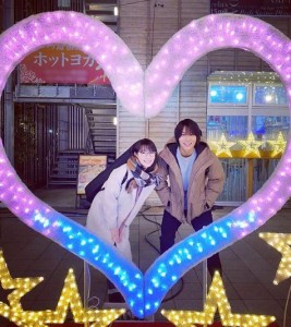 波瑠と中川大志『G線上のあなたと私』のオフショット（画像は『中川大志　2019年12月10日付Instagram「せっかくだし撮ってみたよ。笑」』のスクリーンショット）