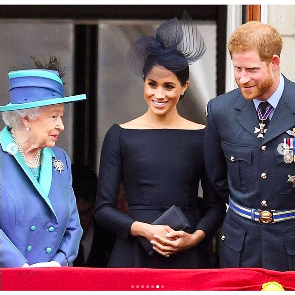 ヘンリー王子夫妻、アーチーくんとともにZoom経由で女王の誕生日を祝福（画像は『The Duke and Duchess of Sussex　2019年4月21日付Instagram「Happy Birthday Your Majesty, Ma’am, Granny.」』のスクリーンショット）