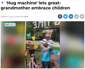 【海外発！Breaking News】孫娘が作った“ハグ・マシーン”で85歳おばあちゃん、2か月ぶりに孫達を抱きしめる（米）＜動画あり＞