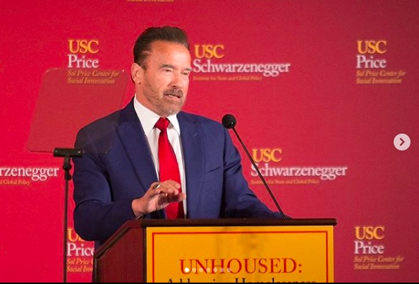 シュワ、トランプ大統領を一刀両断（画像は『Arnold Schwarzenegger　2020年2月15日付Instagram「Yesterday’s ＠schwarzeneggerinstitute homelessness summit was eye-opening and educational.」』のスクリーンショット）