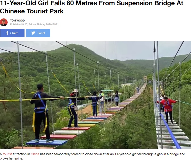 事故が発生した吊り橋（画像は『LADbible　2020年5月29日付「11-Year-Old Girl Falls 60 Metres From Suspension Bridge At Chinese Tourist Park」（Credit: AsiaWire）』のスクリーンショット）