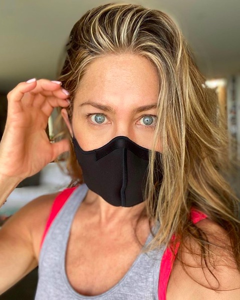 マスクの着用を切実に訴えるジェニファー・アニストン（画像は『Jennifer Aniston　2020年6月30日付Instagram「I understand masks are inconvenient and uncomfortable.」』のスクリーンショット）