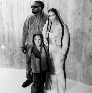 カニエとキム、長女ノースちゃん（画像は『Kim Kardashian West　2020年3月4日付Instagram「OMG Kanye’s Yeezy Season 8 show in Paris last night was so special!」』のスクリーンショット）