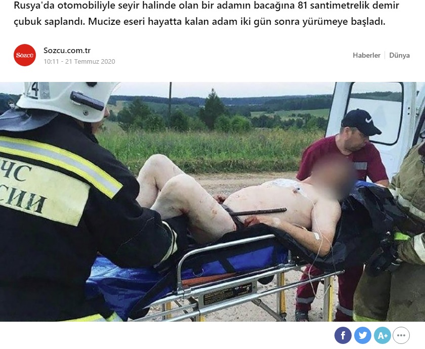 事故後搬送されるセルゲイさん（画像は『Sözcü Gazetesi　2020年7月21日付「Mucize kurtuluş! Arabadayken saplandı… Doktorlar bile inanamadı」』のスクリーンショット）