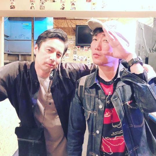 徳井義実と小沢一敬（画像は『一敬 小沢　2019年10月18日付Instagram「会ってすぐ全部」』のスクリーンショット）