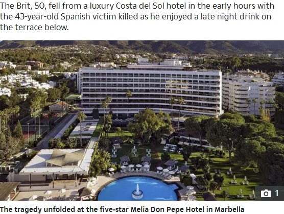 事故が起きたスペインの5つ星ホテル（画像は『The Sun　2020年7月11日付「HOTEL PLUNGE Brit, 50, plunges to death and kills local on ground after falling from 7th floor of Marbella hotel」』のスクリーンショット）
