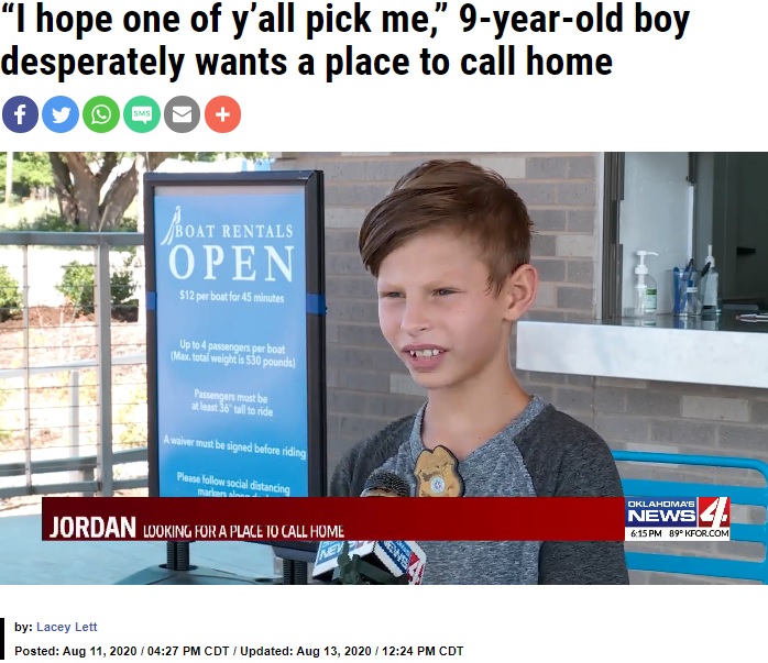 テレビのインタビューに応じる9歳少年（画像は『KFOR.com　2020年8月13日付「“I hope one of y’all pick me,” 9-year-old boy desperately wants a place to call home」』のスクリーンショット）