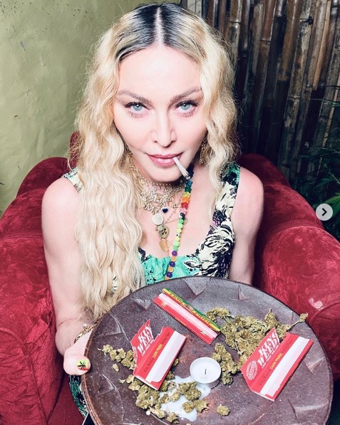 マドンナ、誕生日はジャマイカでマリファナパーティ？（画像は『Madonna　2020年8月17日付Instagram「Welcome to Jamaica..........」』のスクリーンショット）