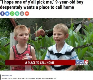 ジョーダン君（右）、新しい家族が見つかった弟ブレンゾン君と（画像は『KFOR.com　2020年8月13日付「“I hope one of y’all pick me,” 9-year-old boy desperately wants a place to call home」』のスクリーンショット）