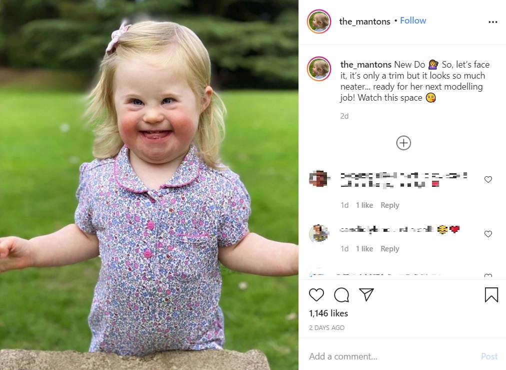 笑顔がお茶目なエレノアちゃん（画像は『THE MANTONS　2020年8月25日付Instagram「New Do」』のスクリーンショット）