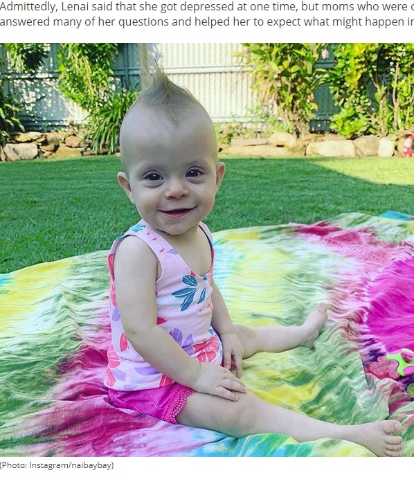 1歳を迎え、元気に遊ぶ女児（画像は『Parent Herald　2020年8月20日付「Premature Baby Born with Tumor Bigger than Her, Now Thriving ［Parents Refused to Abort Her］」（Photo: Instagram/naibaybay）』のスクリーンショット）