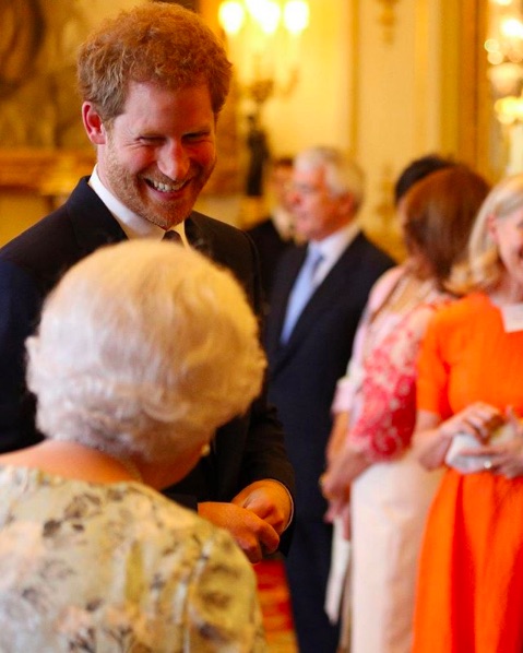 バッキンガム宮殿が公開した写真にも、メーガン妃の姿はなく…（画像は『The Royal Family　2020年9月15日付Instagram「Wishing The Duke of Sussex a very happy birthday!」』のスクリーンショット）