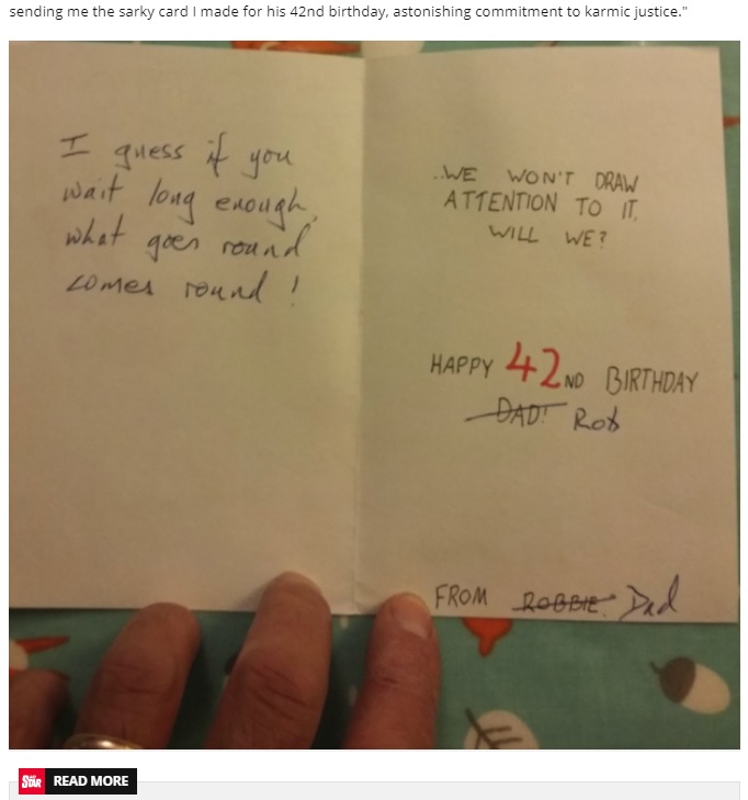 誕生日カードには皮肉のこもったメッセージが書かれていた（画像は『Daily Star　2020年9月11日付「Dad waits 28 years to get ultimate birthday revenge on his ‘sarcastic’ son」』のスクリーンショット）