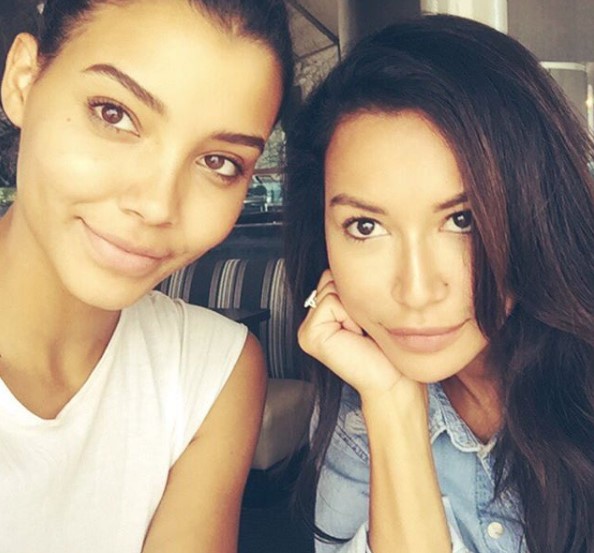 生前のナヤ・リヴェラ（右）と妹のニカエラ（画像は『NICKAYLA RIVERA　2016年8月25日付Instagram「Always...」』のスクリーンショット）