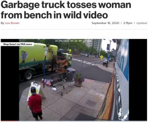 ゴミ収集車の誤操作によってベンチとともに投げ出されたニコラさん（画像は『New York Post　2020年9月16日付「Garbage truck tosses woman from bench in wild video」』のスクリーンショット）