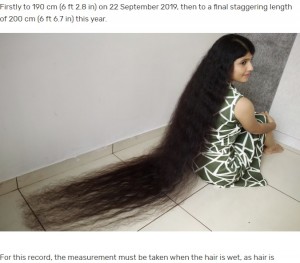200センチの長い髪を持つニランシさん（画像は『Guinness World Records　2020年11月4日付「Teen’s hair reaches two metres making it the longest ever」』のスクリーンショット）