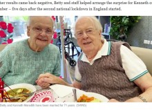 【海外発！Breaking News】結婚71年の90代夫婦、施設に入居した認知症の夫に妻が涙のサプライズ「あなたなしでは生きられない」（英）