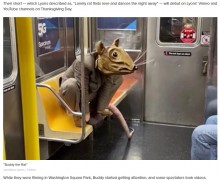【海外発！Breaking News】NY地下鉄に“ネズミ男”出没　マスク着用のルールを守ったパフォーマンスが話題に＜動画あり＞