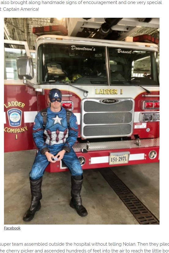 ノーラン君が大好きな「キャプテン・アメリカ」も駆けつける（画像は『InspireMore.com　2020年11月19日付「Firefighters Lift 4-Yr-Old Cancer Patient’s Spirits With Special Hospital Visit.」（Facebook）』のスクリーンショット）