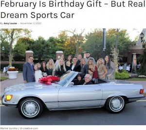 家族からのプレゼントの車に乗るポールさん（画像は『Happilynews.com　2020年11月2日付「February Is Birthday Gift – But Real Surprise Is His Dream Sports Car」（Marina Vurchio / tt-creative.com）』のスクリーンショット）