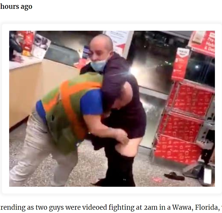 店内で長時間の大乱闘を繰り広げた男性2人（画像は『Gistvic Blog　2020年11月24日付「Viral video of two men fighting at 2am in a Wawa at Florida trends」』のスクリーンショット）