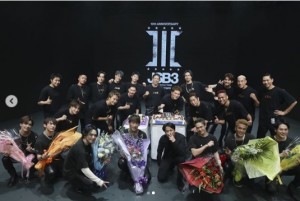 三代目JSBの10周年ライブに集結したEXILE TRIBE（画像は『Takanori Iwata　2020年11月11日付Instagram「人生」』のスクリーンショット）