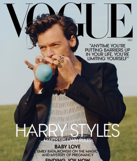 米版『VOGUE』の表紙を飾ったハリー・スタイルズ（画像は『Vogue　2020年11月13日付Instagram「＠harrystyles is our December issue cover star!」』のスクリーンショット）