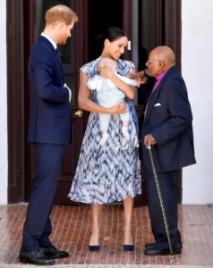 昨年、南アフリカの公務でのヘンリー王子夫妻（画像は『The Duke and Duchess of Sussex　2019年9月25日付Instagram「Arch meets Archie!」』のスクリーンショット）