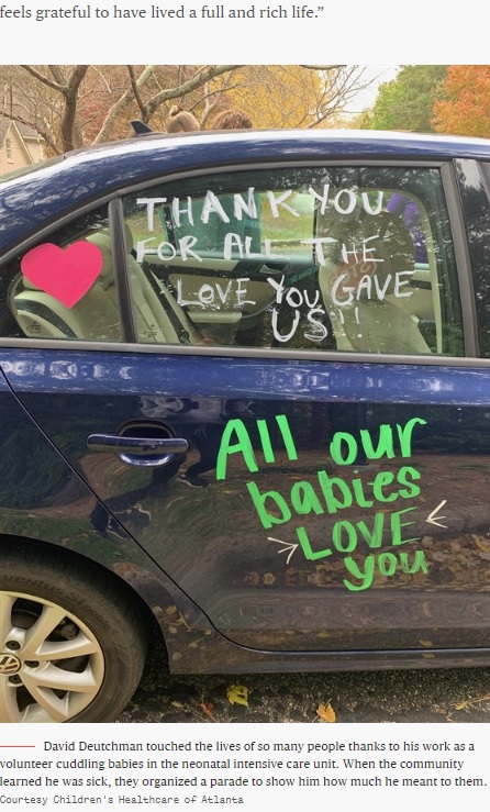 「愛をありがとう」と書かれたパレードの車（画像は『TODAY　2017年11月17日付「‘ICU grandpa’ who won hearts by snuggling babies dies from pancreatic cancer」（Courtesy Children’s Healthcare of Atlanta）』のスクリーンショット）