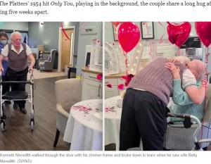 ベティさんを見て嬉し涙を流すケネスさん（画像は『Yahoo News UK　2020年11月12日付「Devoted wife surprises dementia-stricken husband by moving into his care home after a month apart」（SWNS）』のスクリーンショット）