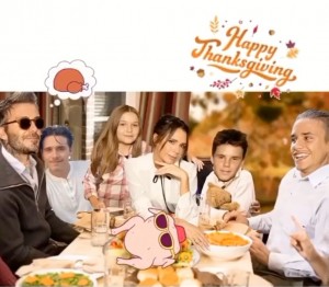 ロメオの姿がオバマ前大統領に似てる？（画像は『Victoria Beckham　2020年11月26日付Instagram「Happy Thanksgiving to everyone celebrating today, from our family to yours!」』のスクリーンショット）