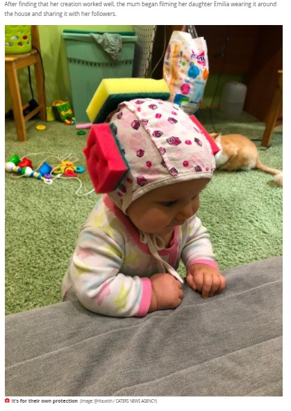 色々なスポンジを組み合わせて別バージョンの帽子も（画像は『Mirror　2020年12月27日付「Mum explains why daughter wears shower cap with sponges stuck on it at home」（Image: ＠rita.wish / CATERS NEWS AGENCY）』のスクリーンショット）