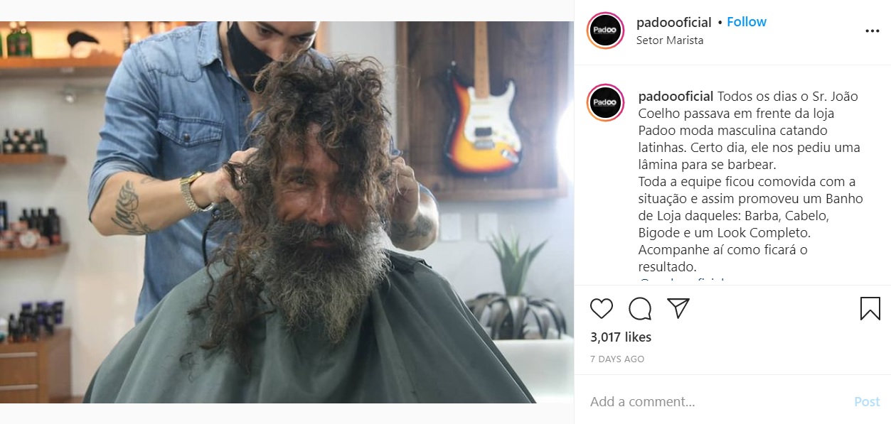 ヘアカットをする前のホームレスの男性（画像は『P A D O O　2020年12月16日付Instagram「Todos os dias o Sr. João Coelho passava em frente da loja Padoo moda masculina catando latinhas.」』のスクリーンショット）