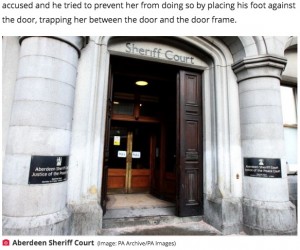 2日間入院したリアムはのちの裁判で有罪に（画像は『Daily Record　2021年1月18日付「Scots dog mauls domestic abuser thug and saves woman from vile ‘vicious and unprovoked’ attack」（Image: PA Archive/PA Images）』のスクリーンショット）