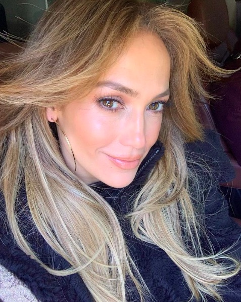 整形疑惑をキッパリ否定したジェニファー・ロペス（画像は『Jennifer Lopez　2021年1月15日付Instagram「Today was a great day」』のスクリーンショット）