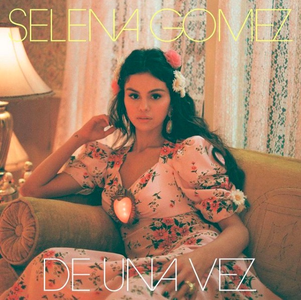 全篇スペイン語の『De Una Vez』をリリースしたセレーナ・ゴメス（画像は『Selena Gomez　2021年1月14日付Instagram「De Una Vez」』のスクリーンショット）