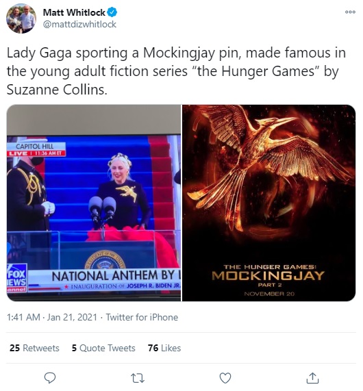 Twitterでジョーク飛び交う（画像は『Matt Whitlock　2021年1月20日付Twitter「Lady Gaga sporting a Mockingjay pin, made famous in the young adult fiction series “the Hunger Games” by Suzanne Collins.」』のスクリーンショット）
