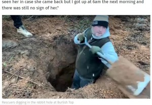 ディジーがそこにいる確証がないまま、穴を掘り続けた（画像は『The Kidderminster Shuttle　2021年1月5日付「VIDEO: Deaf dog Dizzy’s dramatic rescue from Stourport rabbit hole」』のスクリーンショット）