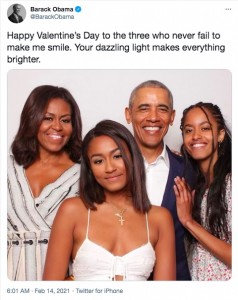愛妻＆娘達に素敵なメッセージを綴ったバラク・オバマ氏（画像は『Barack Obama　2021年2月14日付Twitter「Happy Valentine’s Day to the three who never fail to make me smile.」』のスクリーンショット）