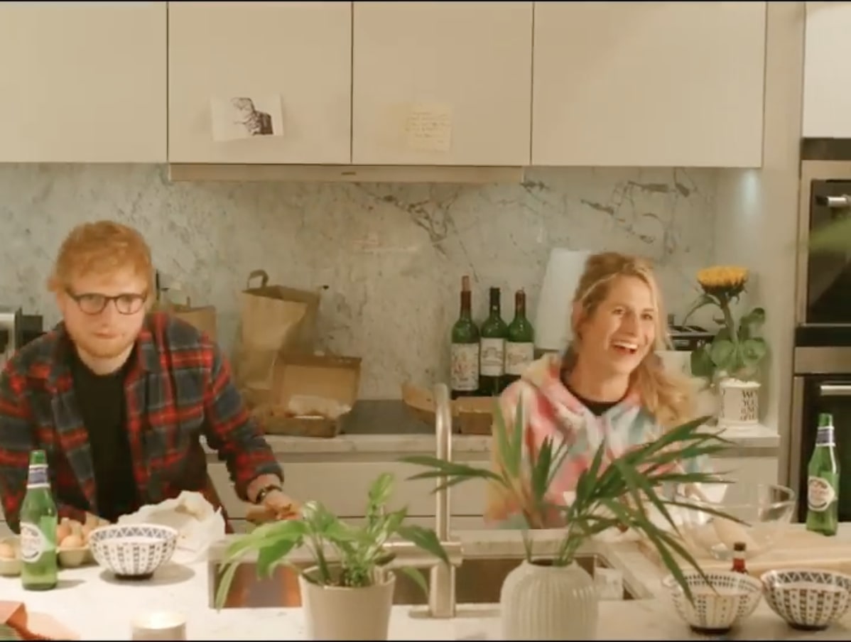 エドが妻のチェリーさんと出演した『Put It All on Me』のMV（画像は『Ed Sheeran　2019年12月22日付Instagram「This is the final video from my no.6 collaborations project, it’s for Put It All On Me feat ＠ellamai, enjoy x」』のスクリーンショット）