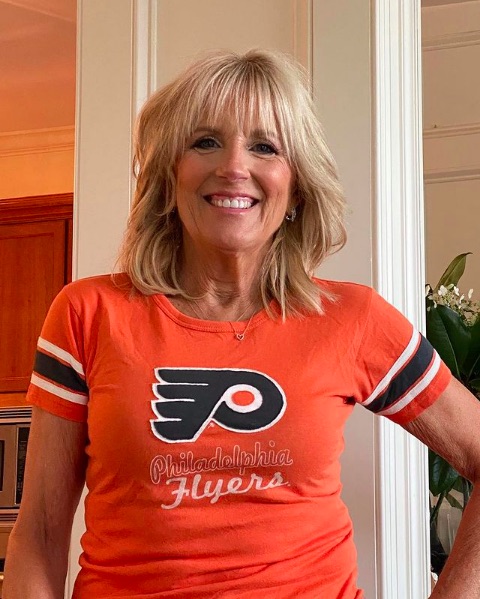 “ワーキングママ”のジル・バイデン大統領夫人（画像は『Dr. Jill Biden　2020年8月16日付Instagram「Let’s go Flyers」』のスクリーンショット）