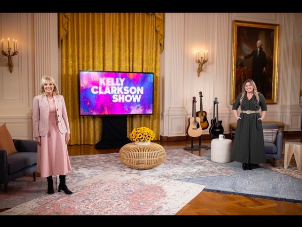 ケリー・クラークソンのトーク番組に出演したジル夫人（画像は『The Kelly Clarkson Show　2021年2月25日付Instagram「TODAY!」』のスクリーンショット）