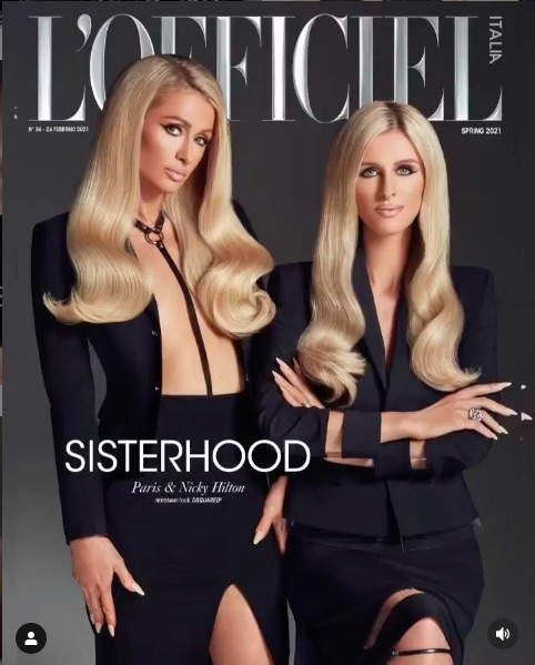 『L’OFFICIEL』誌の表紙を飾ったヒルトン姉妹（画像は『Paris Hilton　2021年2月26日付Instagram「Twinning with my gorgeous sis ＠NickyHilton on the cover of ＠LOfficielItalia.」』のスクリーンショット）