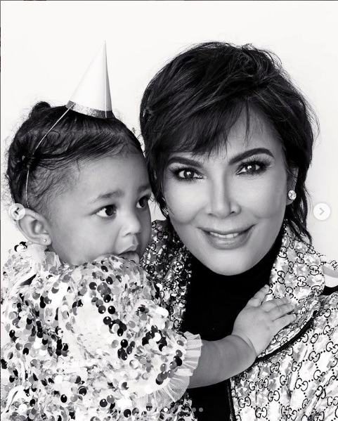 祖母クリス・ジェンナーも孫娘の誕生日を祝福（画像は『Kris Jenner　2021年2月1日付Instagram「Happy Birthday to my beautiful granddaughter Stormi!!!!!」』のスクリーンショット）