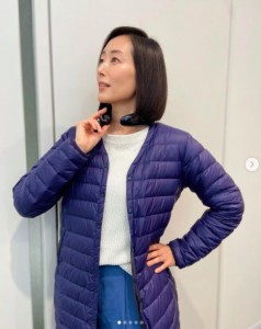 唐沢寿明から贈られたダウンジャケット（画像は『木村多江　2021年2月12日付Instagram「薄着のロケがきついだろうと唐沢寿明さんが発熱ダウンとネックウォーマーをくださいました。」』のスクリーンショット）
